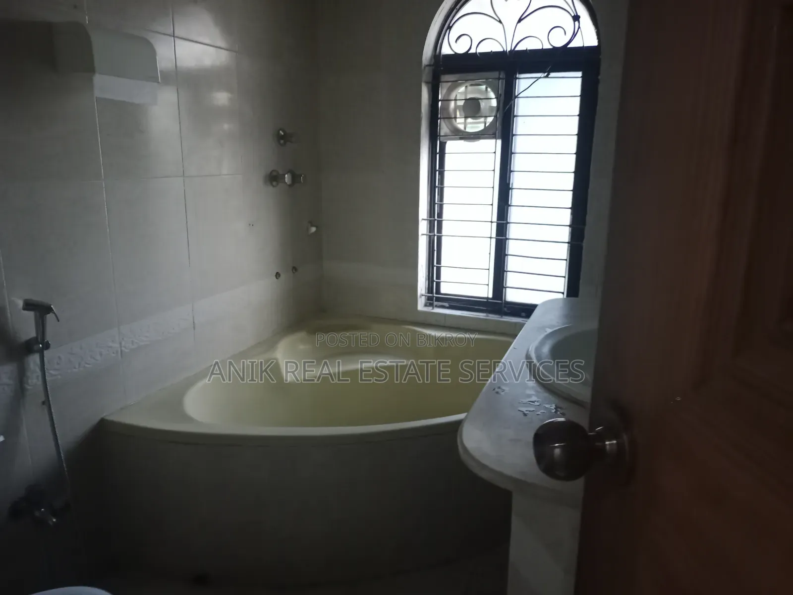 3400 SQ FT Office Space For Rent at Gulshan 2