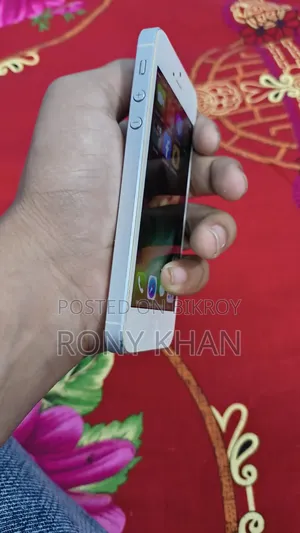 অ্যাপল আইফোন ৫এস ৩২ জিবি সিলভার