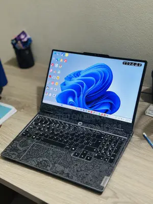 Laptop Lenovo LOQ 15IRH8 12GB Intel Core I5 SSD 512GB