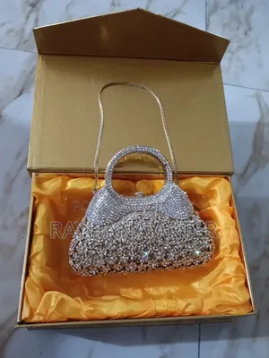 পার্টি ক্লাচ ব্যাগ বিক্রি করব