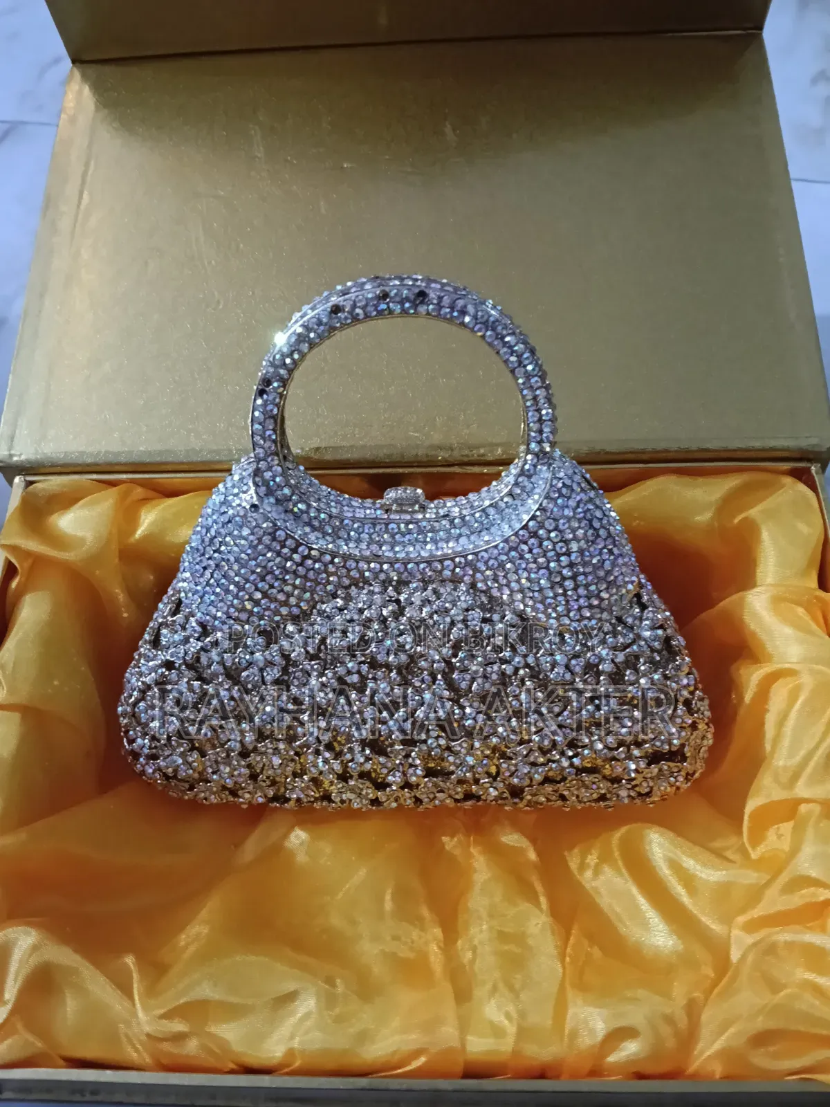 পার্টি ক্লাচ ব্যাগ বিক্রি করব