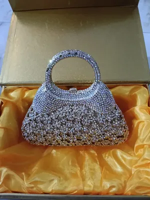 পার্টি ক্লাচ ব্যাগ বিক্রি করব