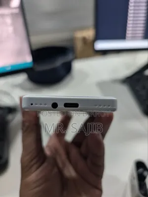 এক্সট্রা এক্স১০ হোয়াইট