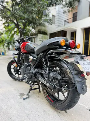 Royal Enfield Hunter 350 2025 Red