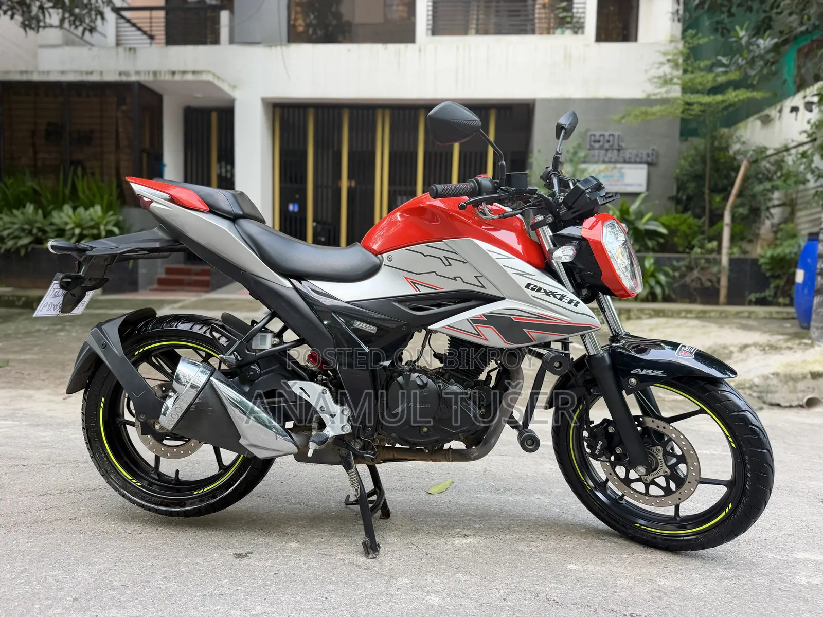 Suzuki Gixxer 2025 Gray