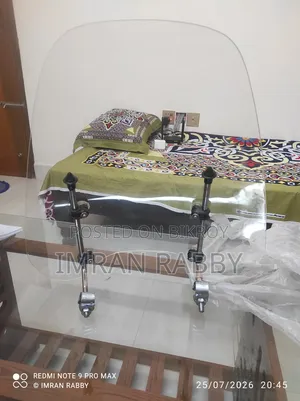 বাইকের সামনে লাগানো সেফটি গ্লাস