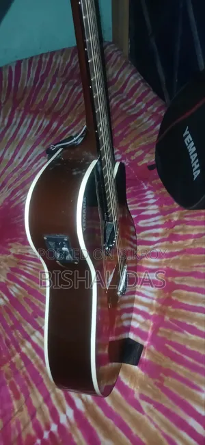 নতুন ইয়ামাহা গিটার