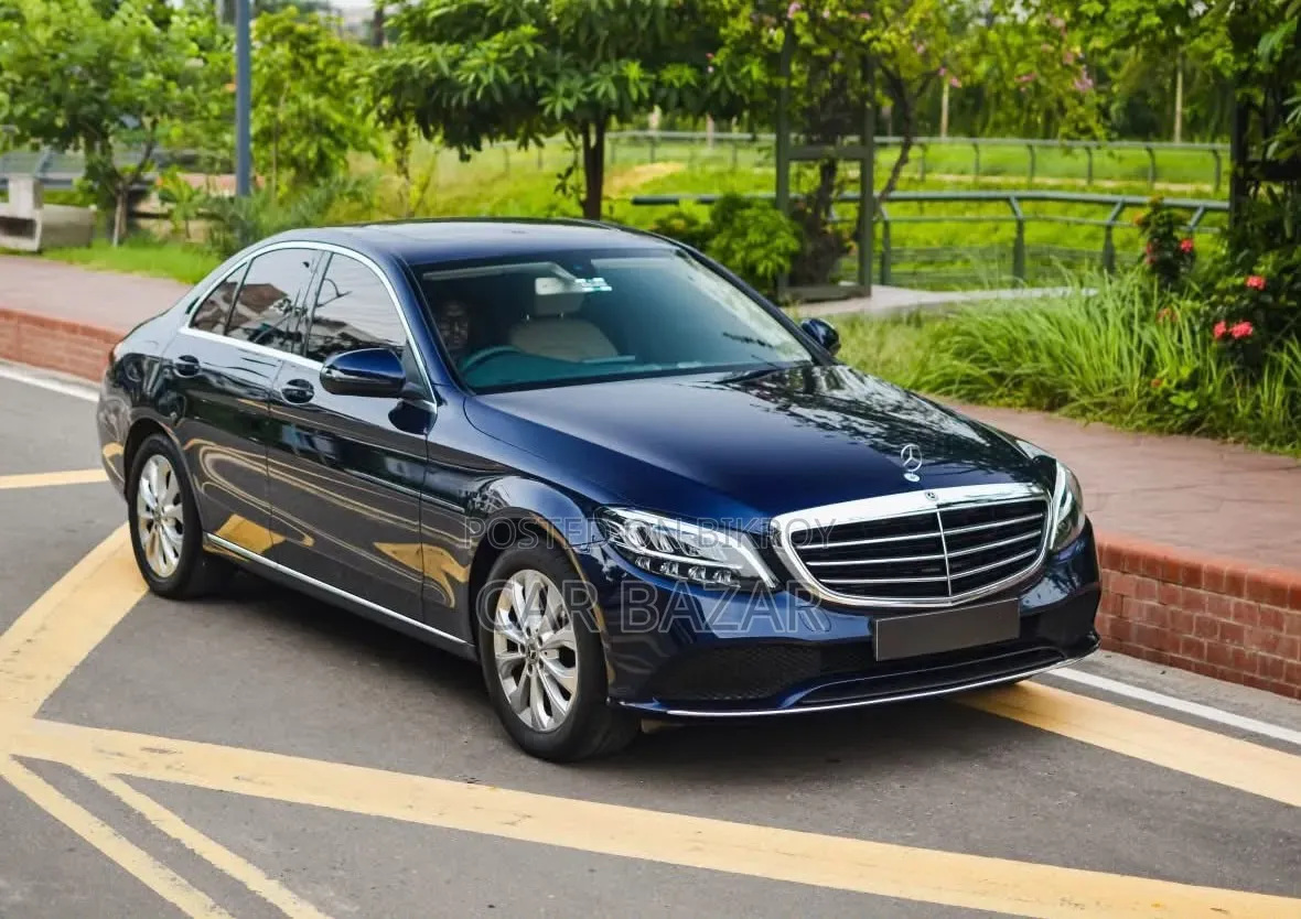 Mercedes-Benz C180 2019 Blue