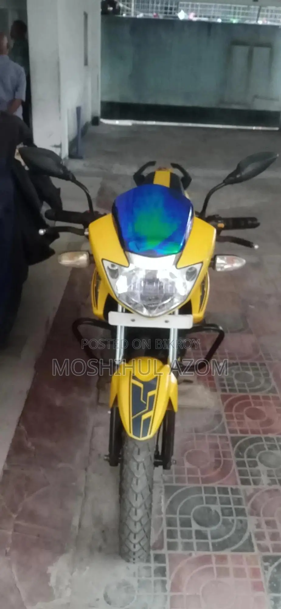 টিভিএস অ্যাপাচি আরটিআর ১৬০ টুভি ২০১৮ হলুদ