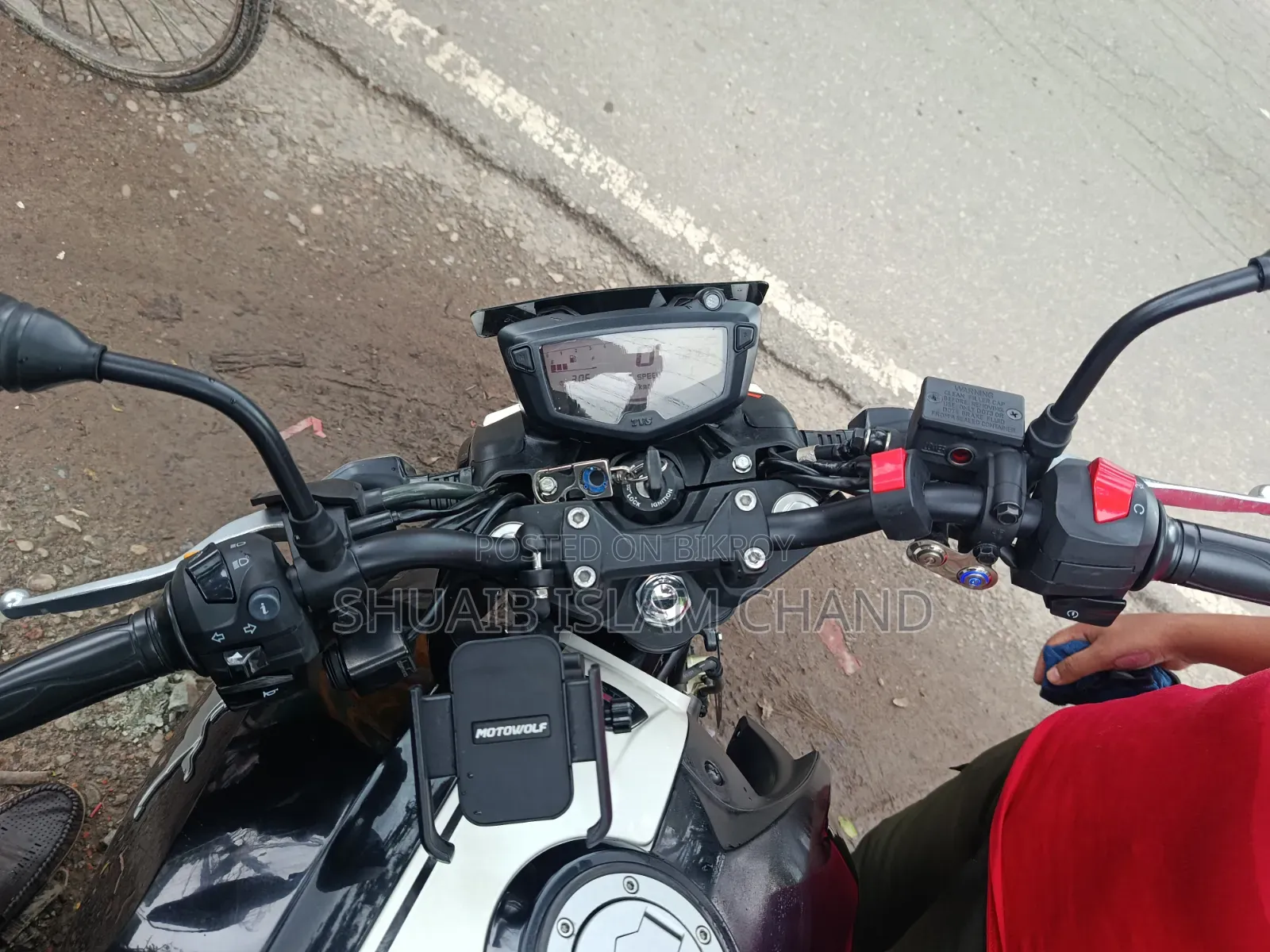 New TVS Apache RTR 160 4V 2025 Black