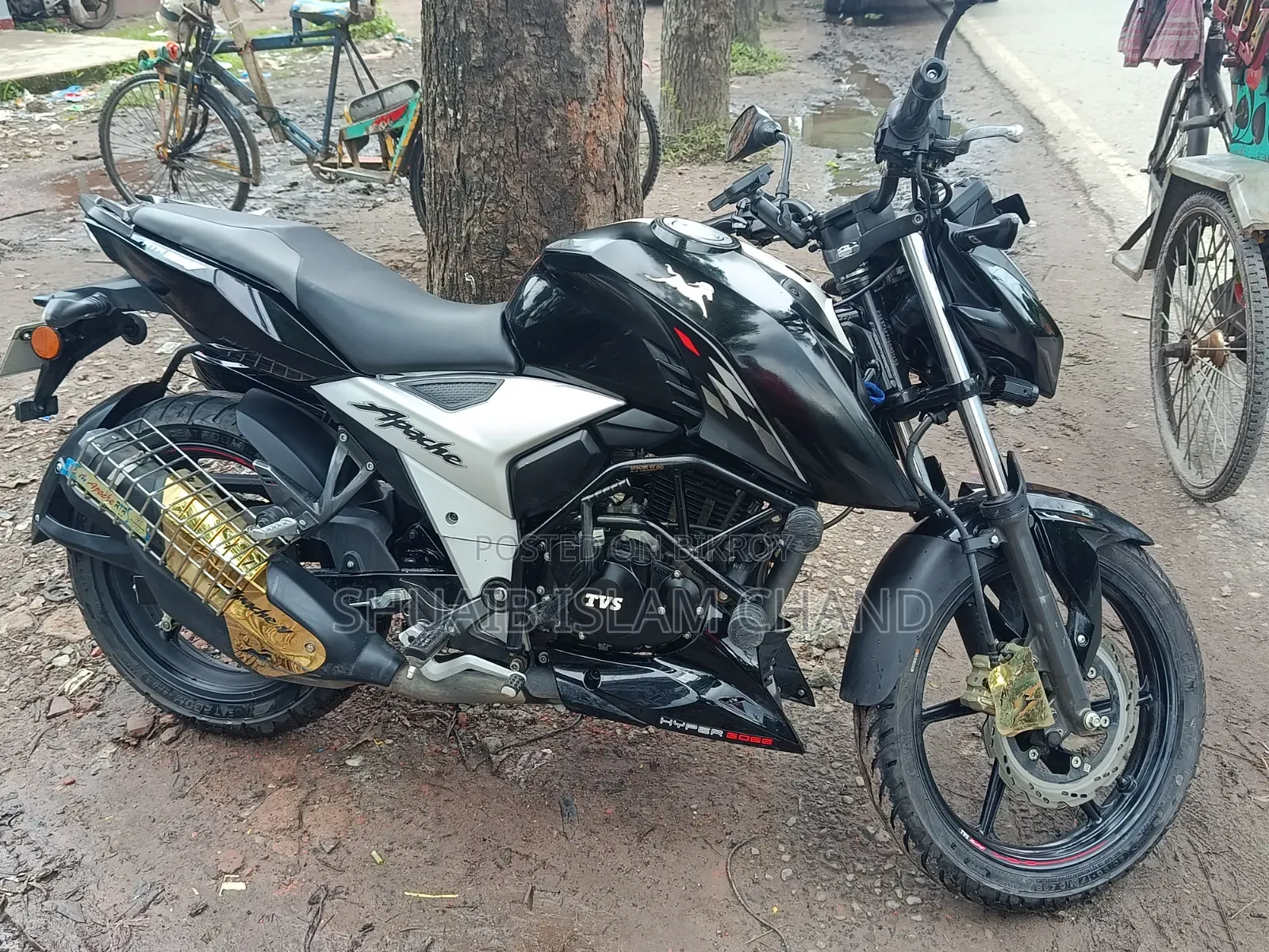 New TVS Apache RTR 160 4V 2025 Black