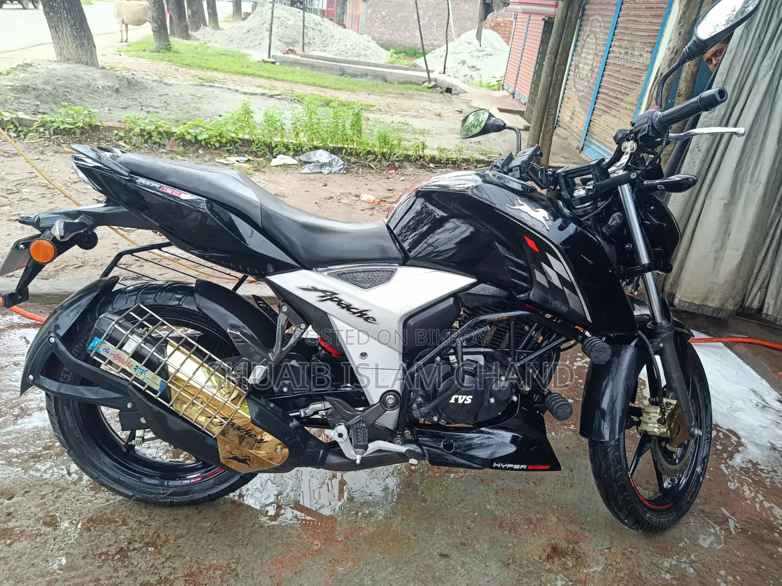 New TVS Apache RTR 160 4V 2025 Black