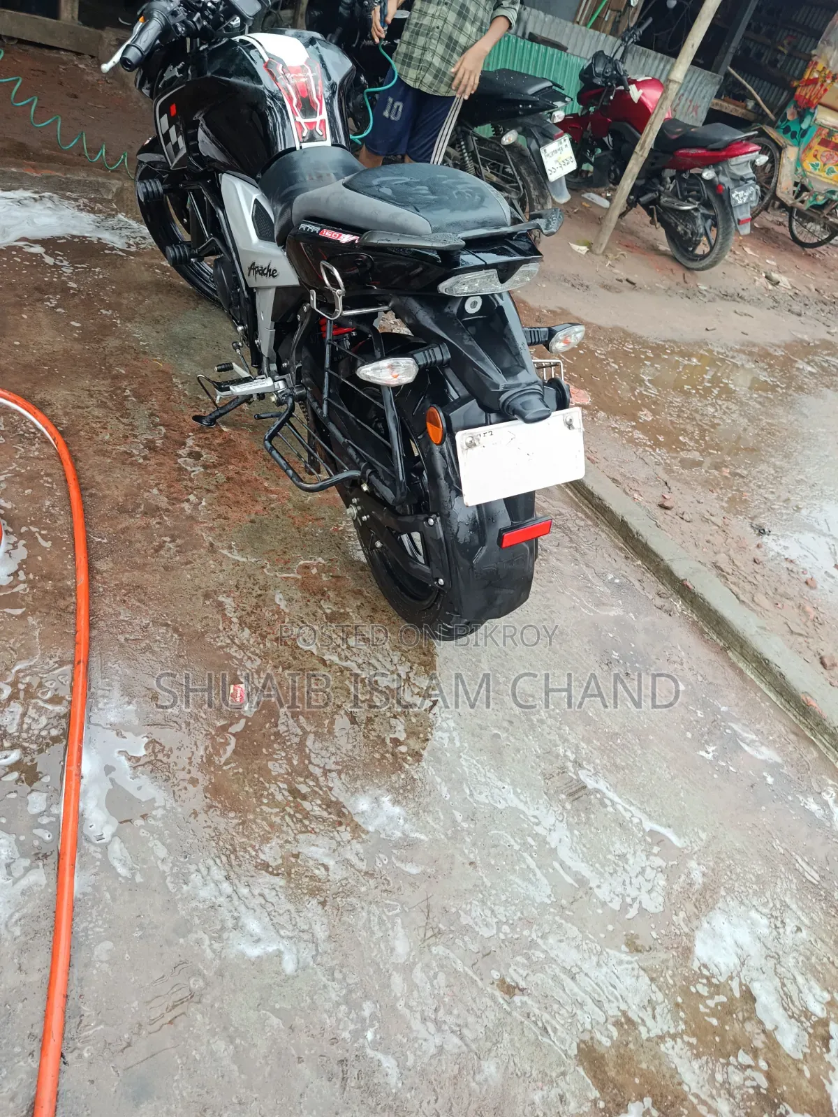 New TVS Apache RTR 160 4V 2025 Black