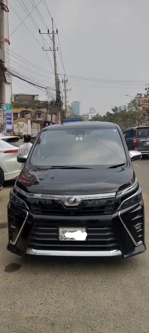 টয়োটা ভোক্সি ২০১৮ কালো