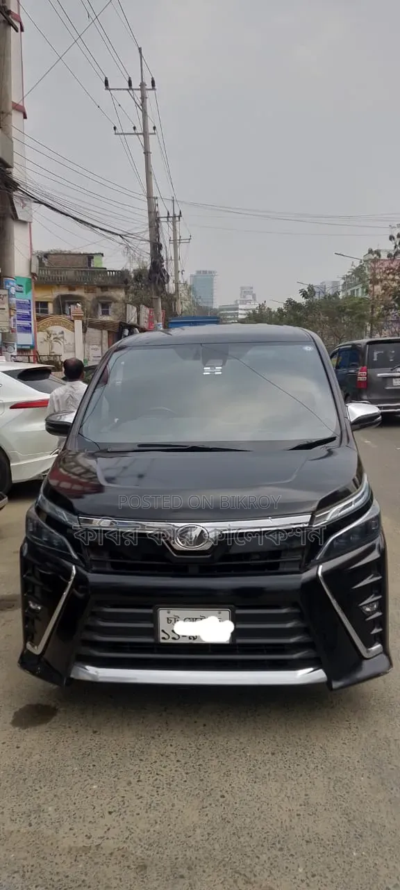 টয়োটা ভোক্সি ২০১৮ কালো