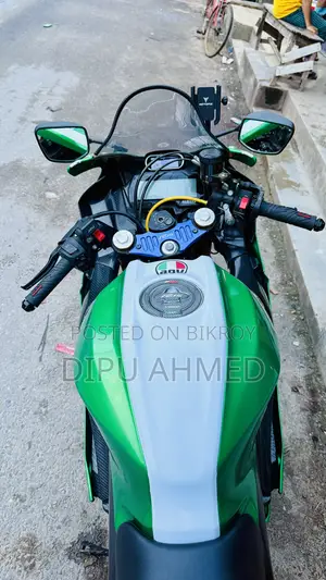 ইয়ামাহা আর১৫ ভি৩ ২০২৩ গ্রিন