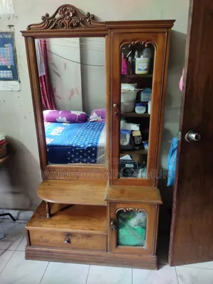 ড্রেসিং টেবিল
