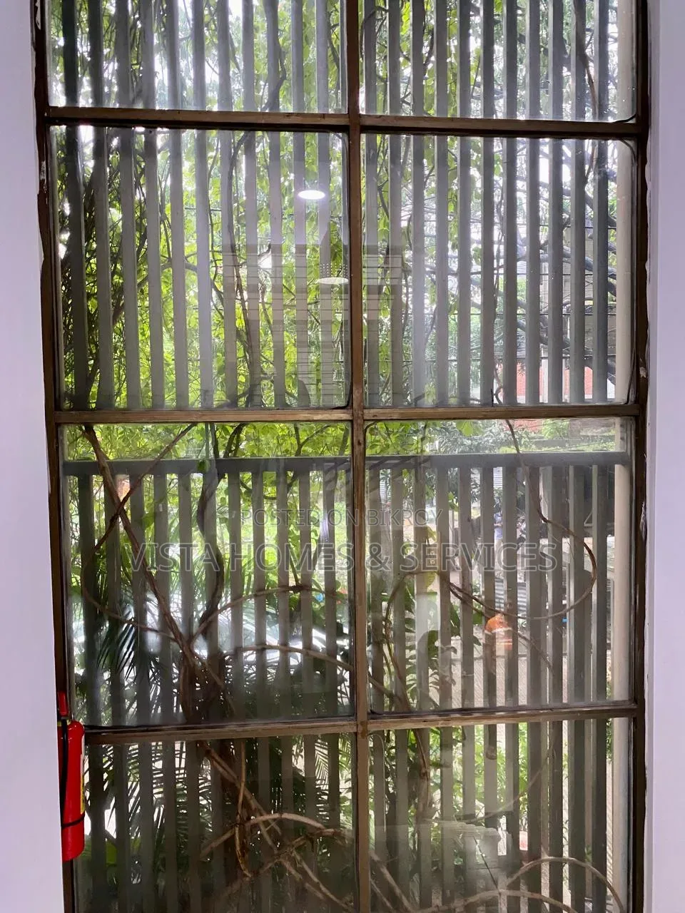 খিলক্ষেতের অপ্সরায় ৮ বেডরুমের বাড়ি বিক্রয়