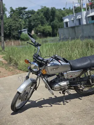 নতুন ইয়ামাহা ১৯৯৯ গ্রে