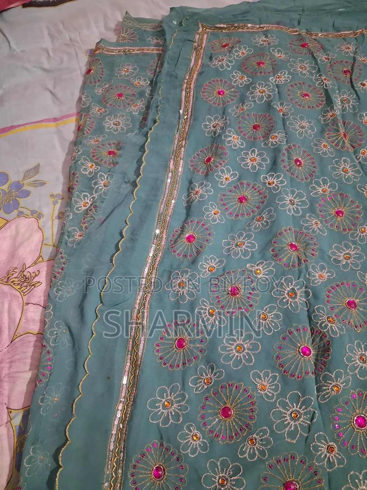 ওল্ড মডার্ন শাড়ি