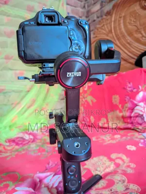 Canon EOS 600D DSLR + 18-55mm Lens + Zhiyun Weebill S Gimbal