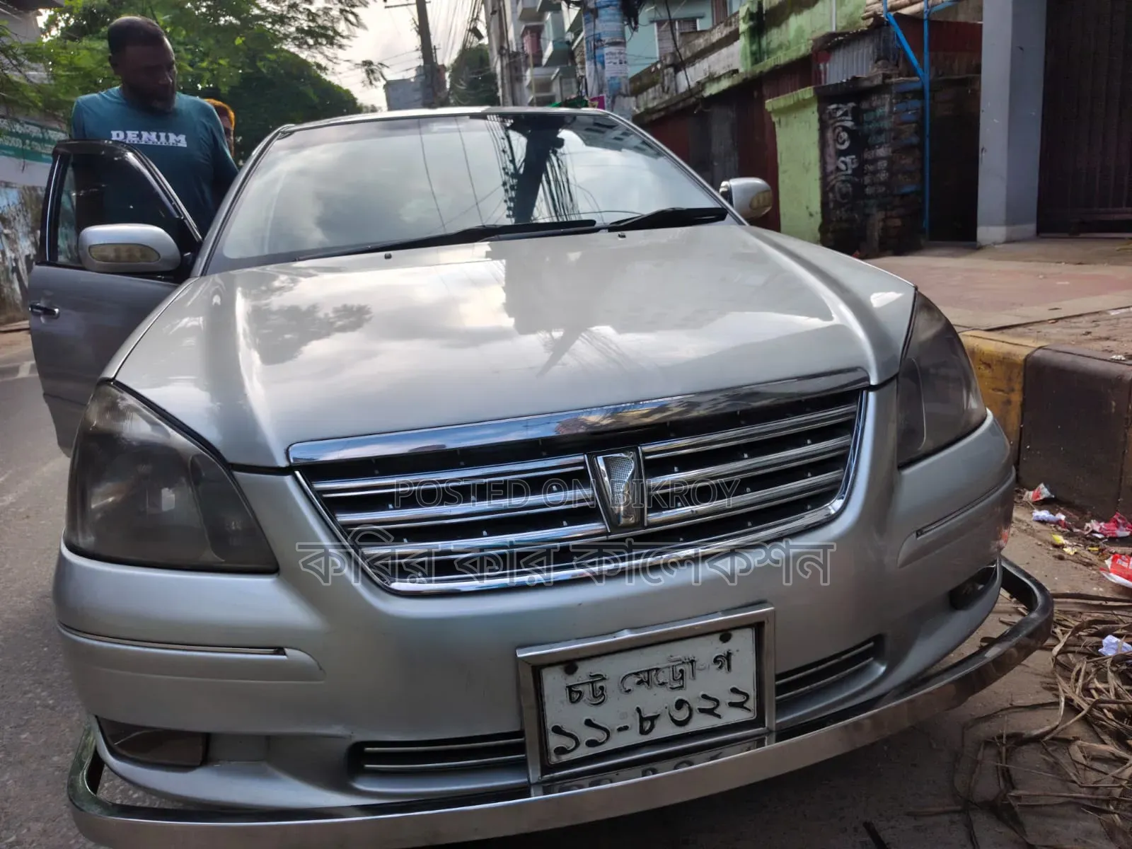 টয়োটা প্রিমিও ২০০৩ রূপালী