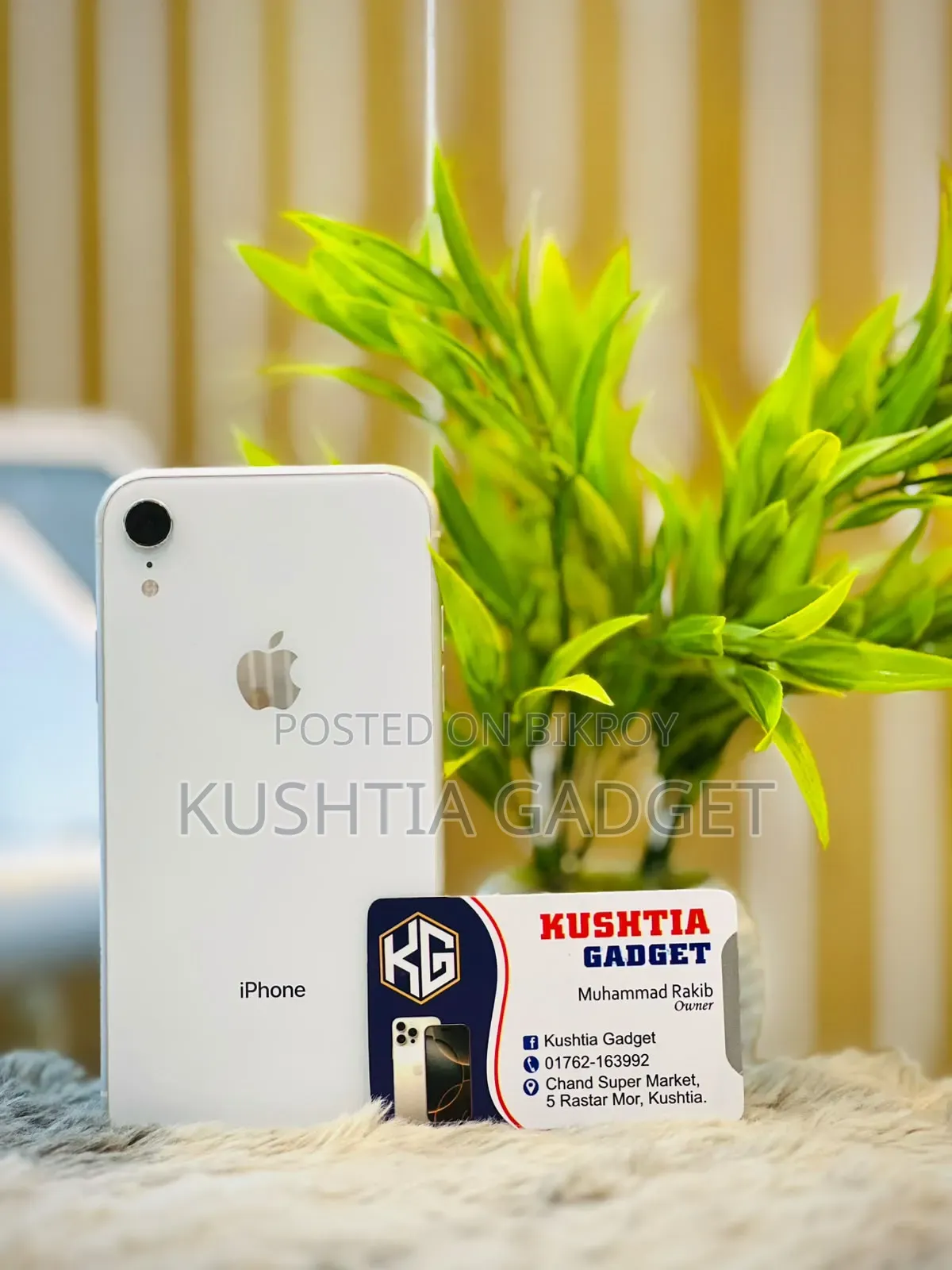 Apple iPhone XR 64 GB White