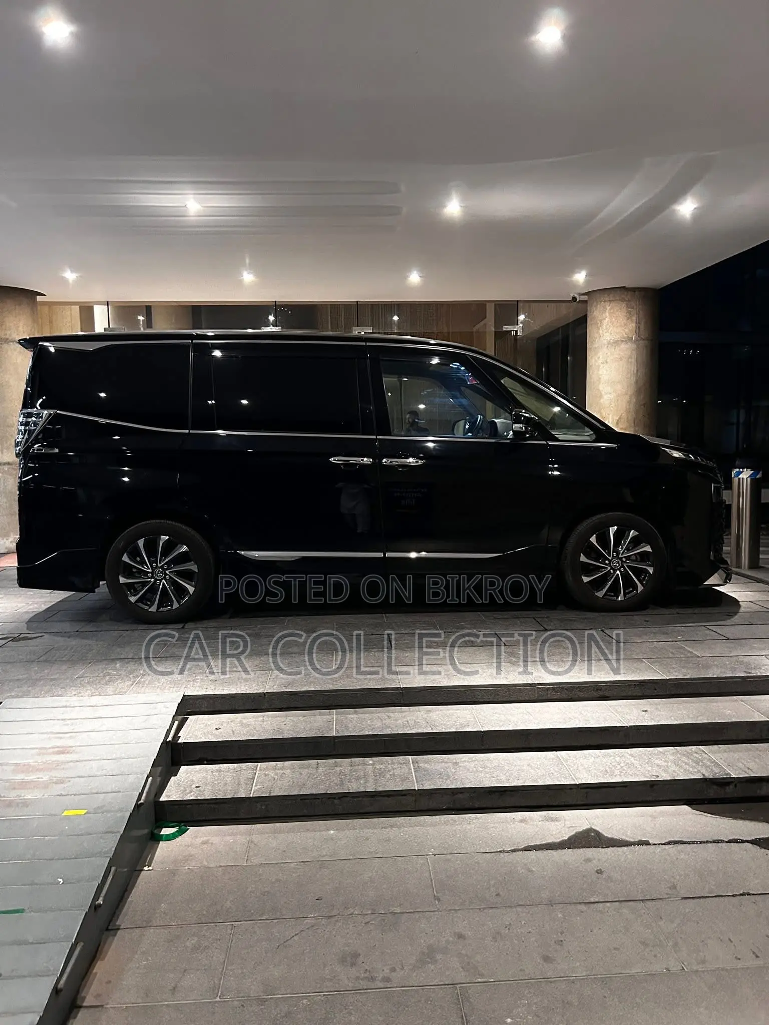 Toyota Voxy Hybrid S-Z 2WD 7-Seater 2023 Black