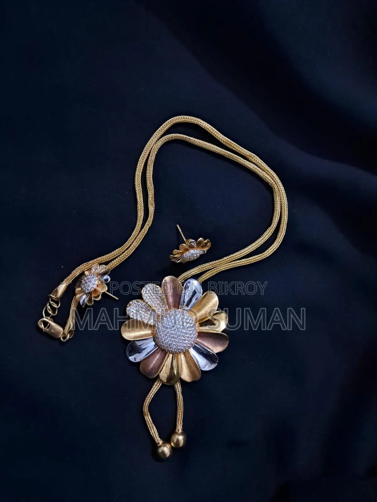 Gold Necklace Set