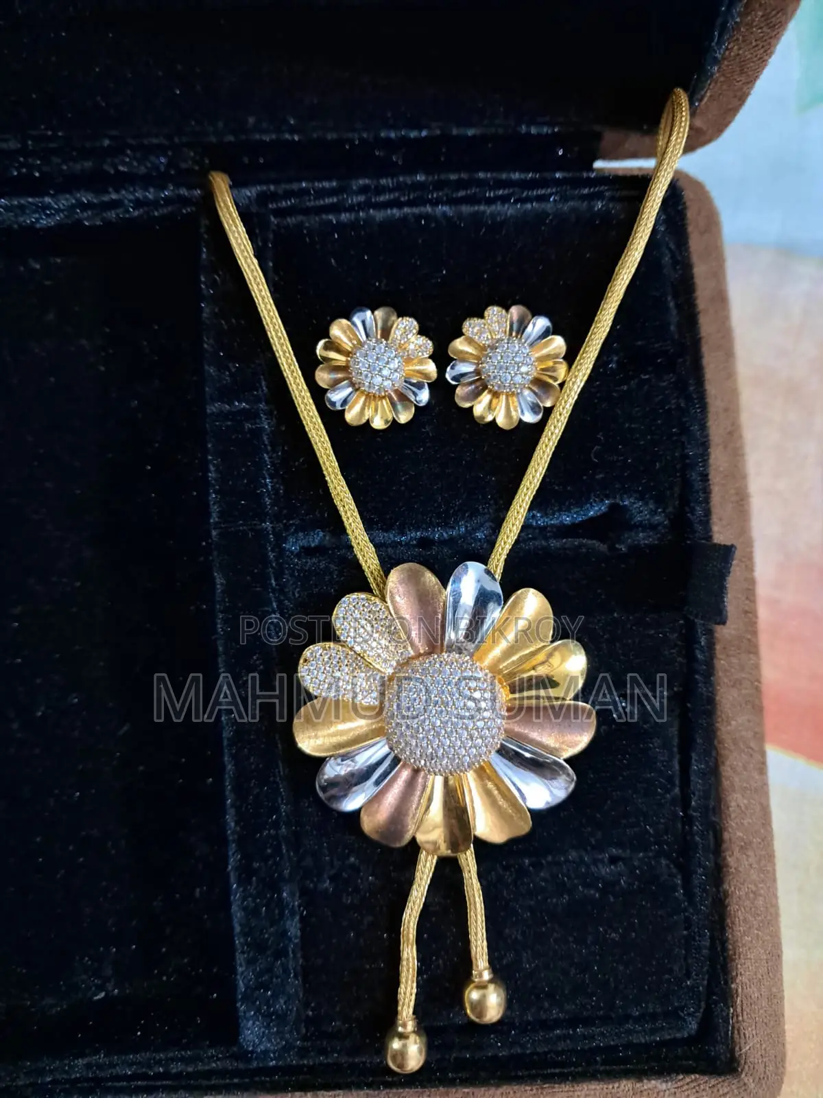 Gold Necklace Set