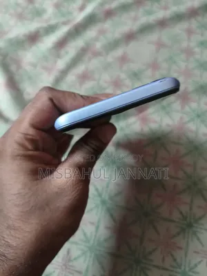 মোবাইল ফোন ৬৪ জিবি নীল