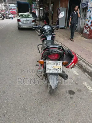 সুজুকি হায়াতে ২০১৯ কালো