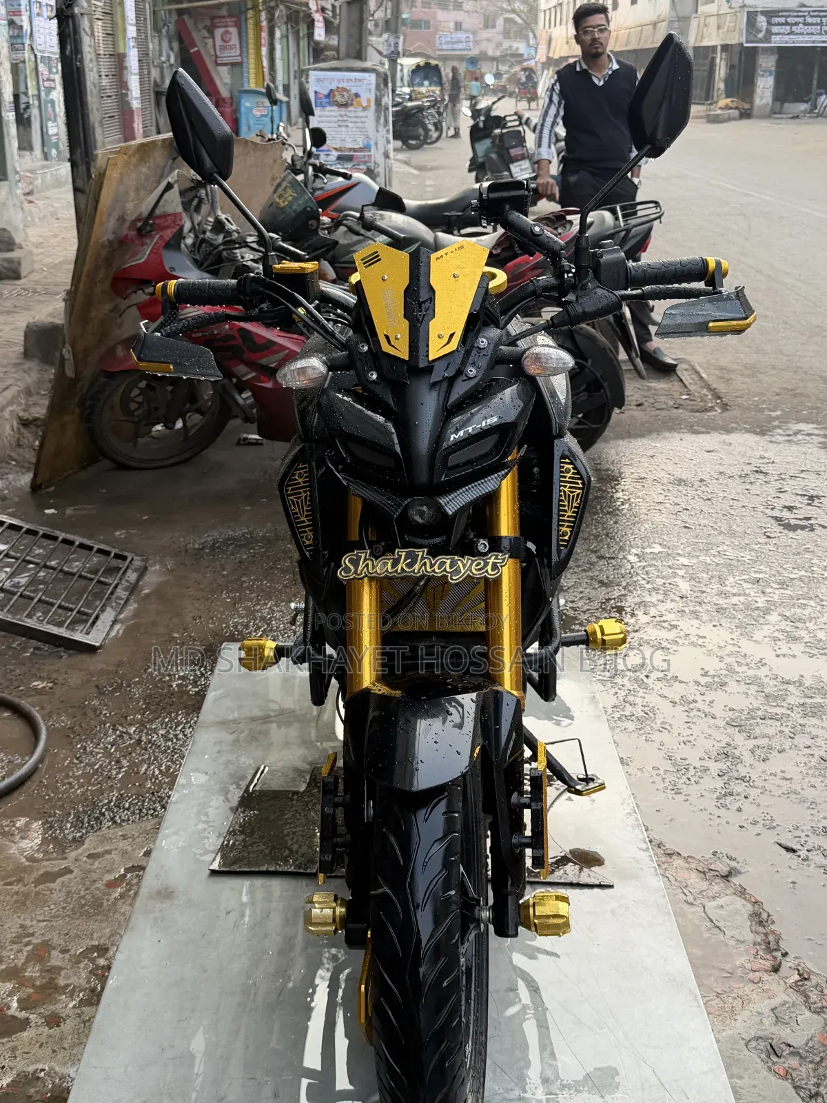 ইয়ামাহা ২০২২ কালো