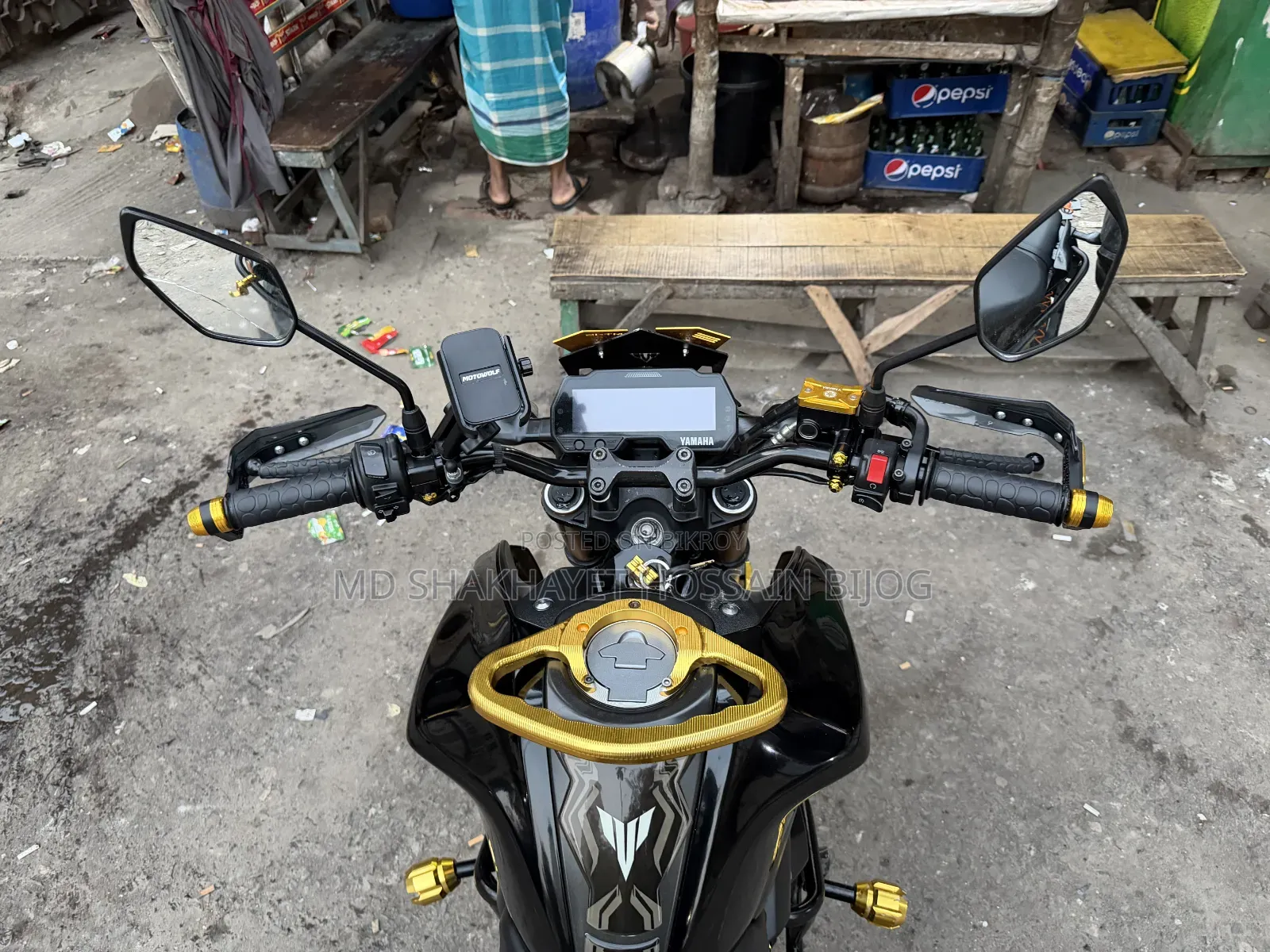 ইয়ামাহা ২০২২ কালো