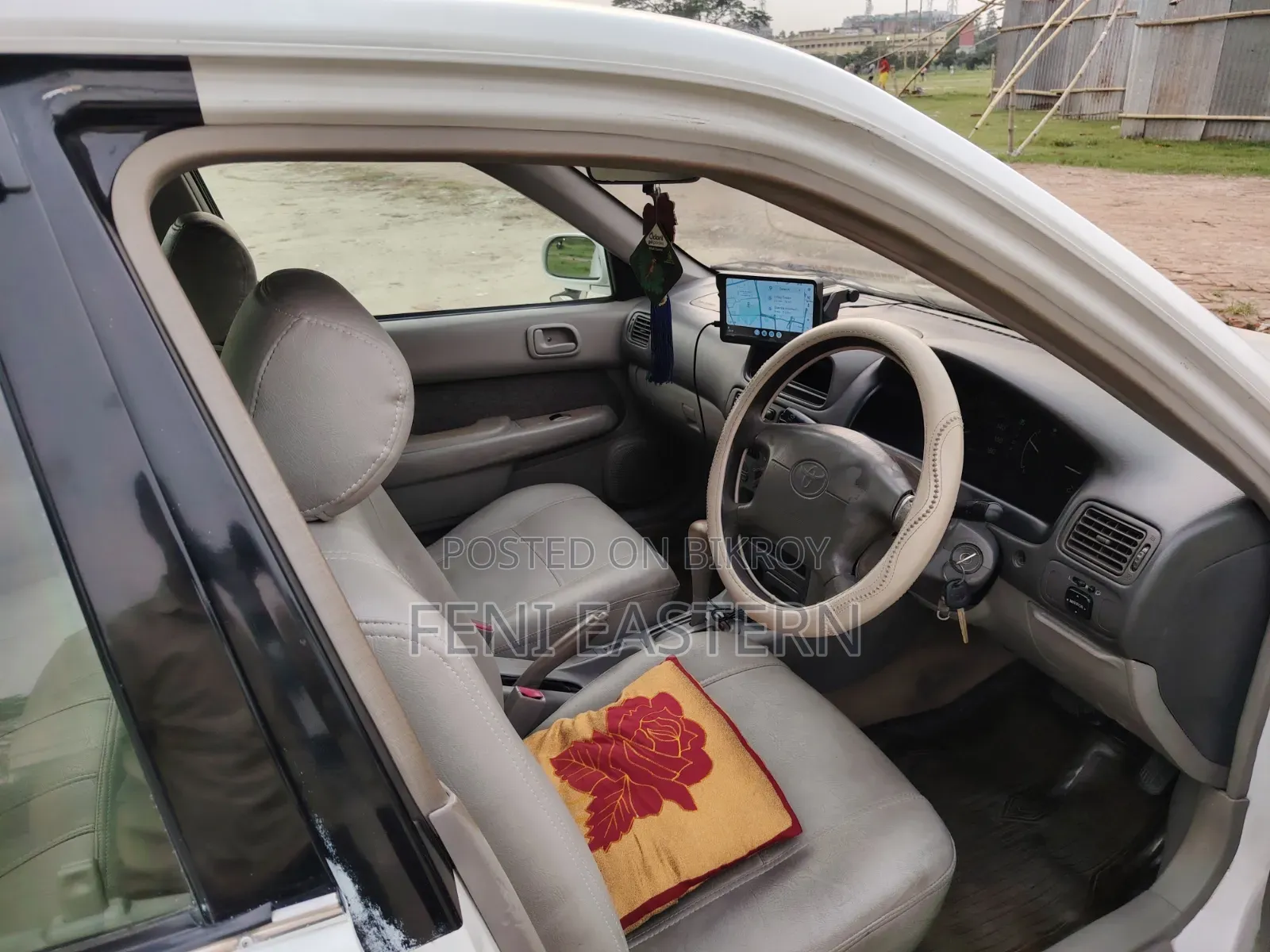 Toyota Corolla Sedan 1999 White