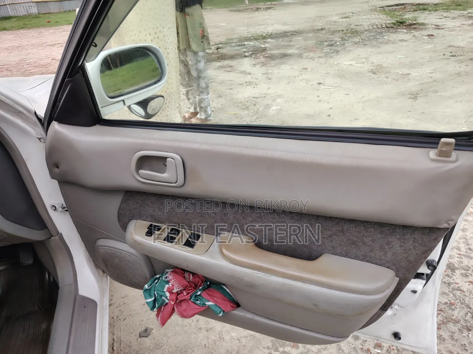 Toyota Corolla Sedan 1999 White