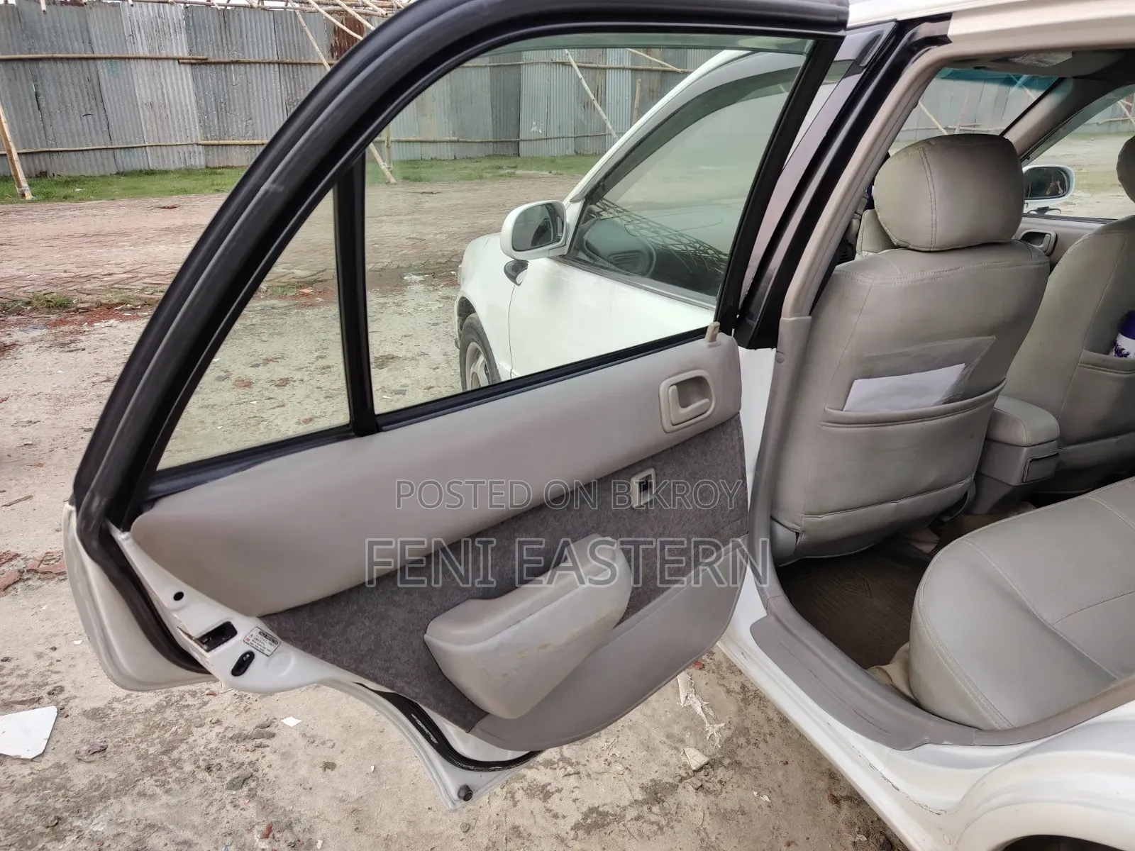 Toyota Corolla Sedan 1999 White