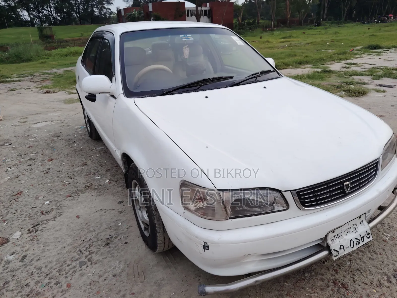 Toyota Corolla Sedan 1999 White