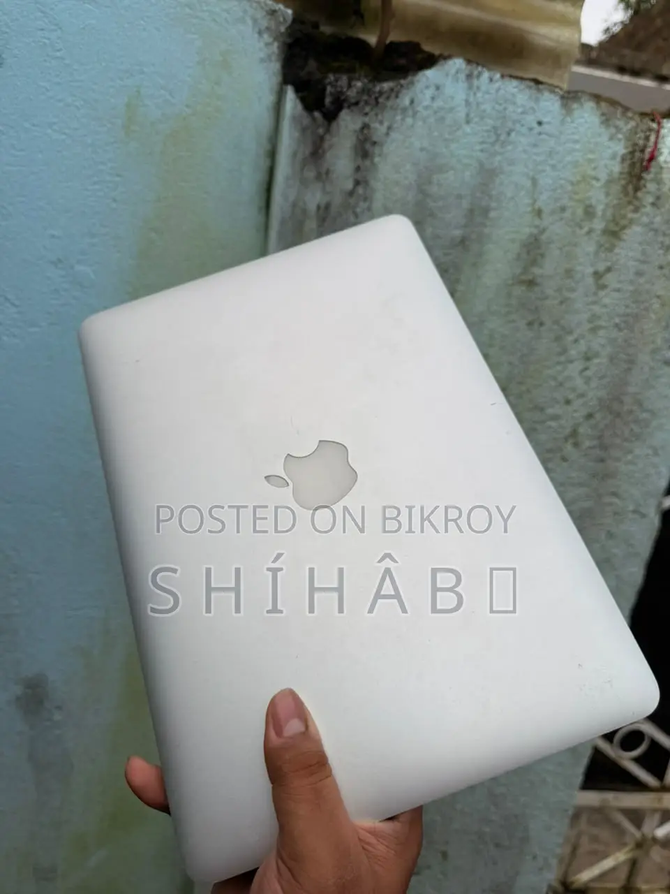 ল্যাপটপ অ্যাপল ম্যাকবুক ২০১৫ ৮জিবি ইন্টেল কোর আই৫ এসএসডি ৫০০জিবি