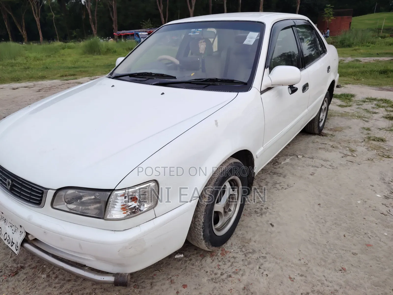 Toyota Corolla Sedan 1999 White