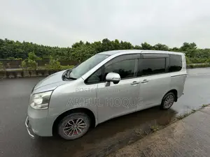 Toyota Noah 2.0 143hp FWD (8 Seater) 2009 Silver