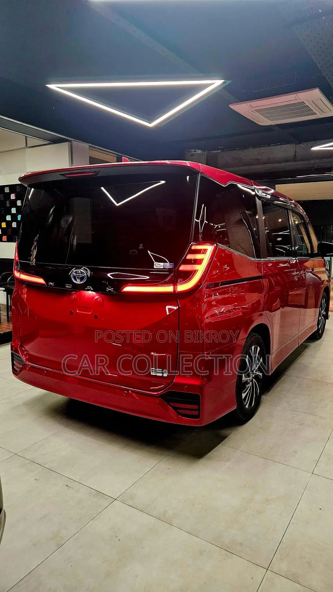 Toyota Noah 2022 Red
