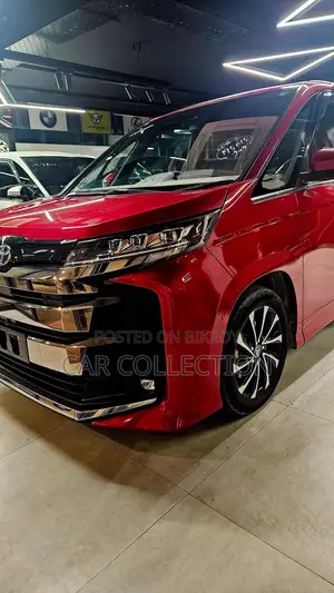 Toyota Noah 2022 Red