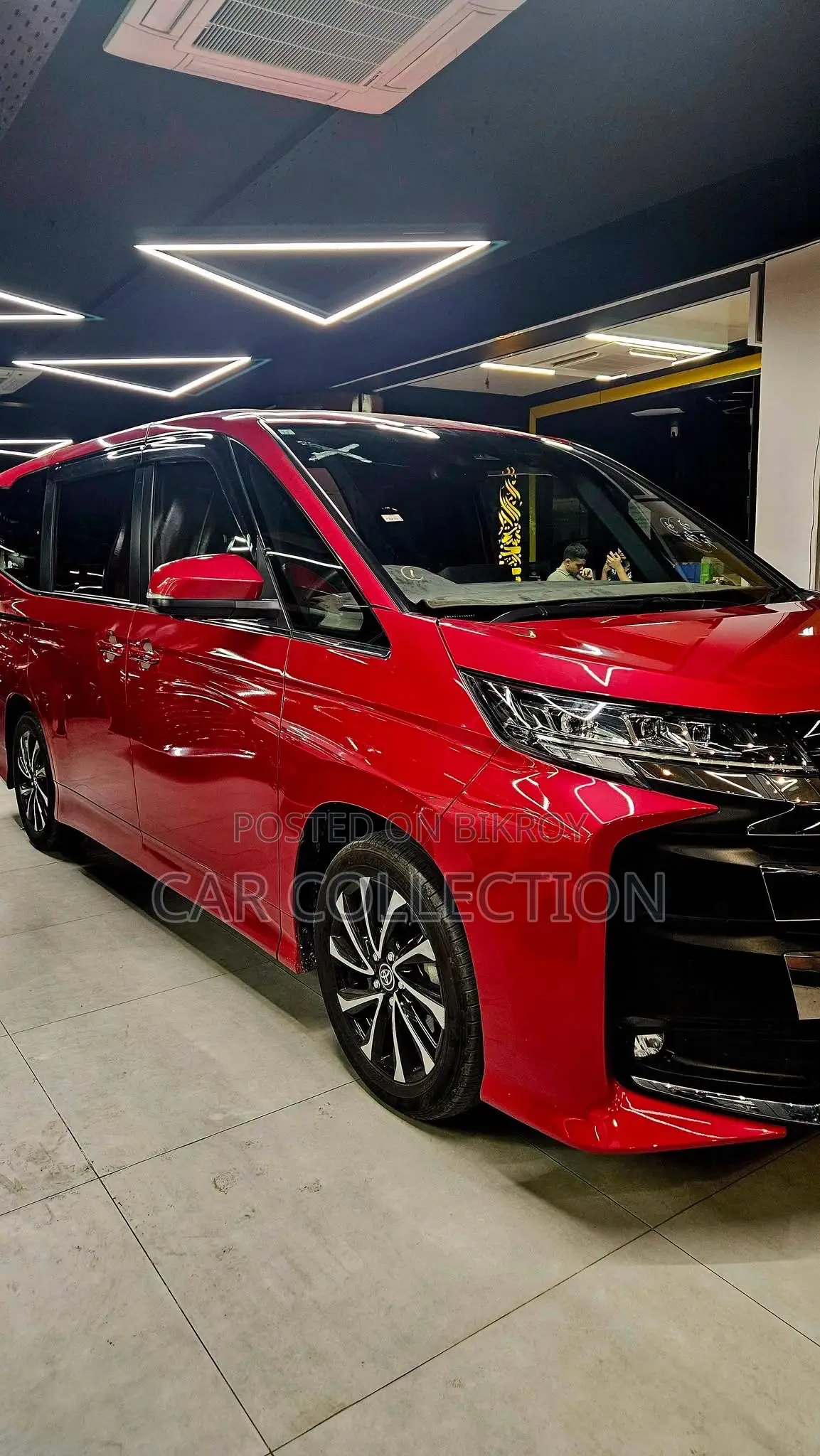 Toyota Noah 2022 Red