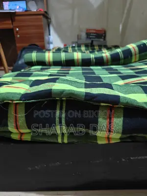 জরুরি বিক্রয় – বক্স খাট + জাজিম + তোষক