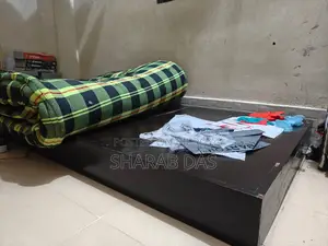 জরুরি বিক্রয় – বক্স খাট + জাজিম + তোষক