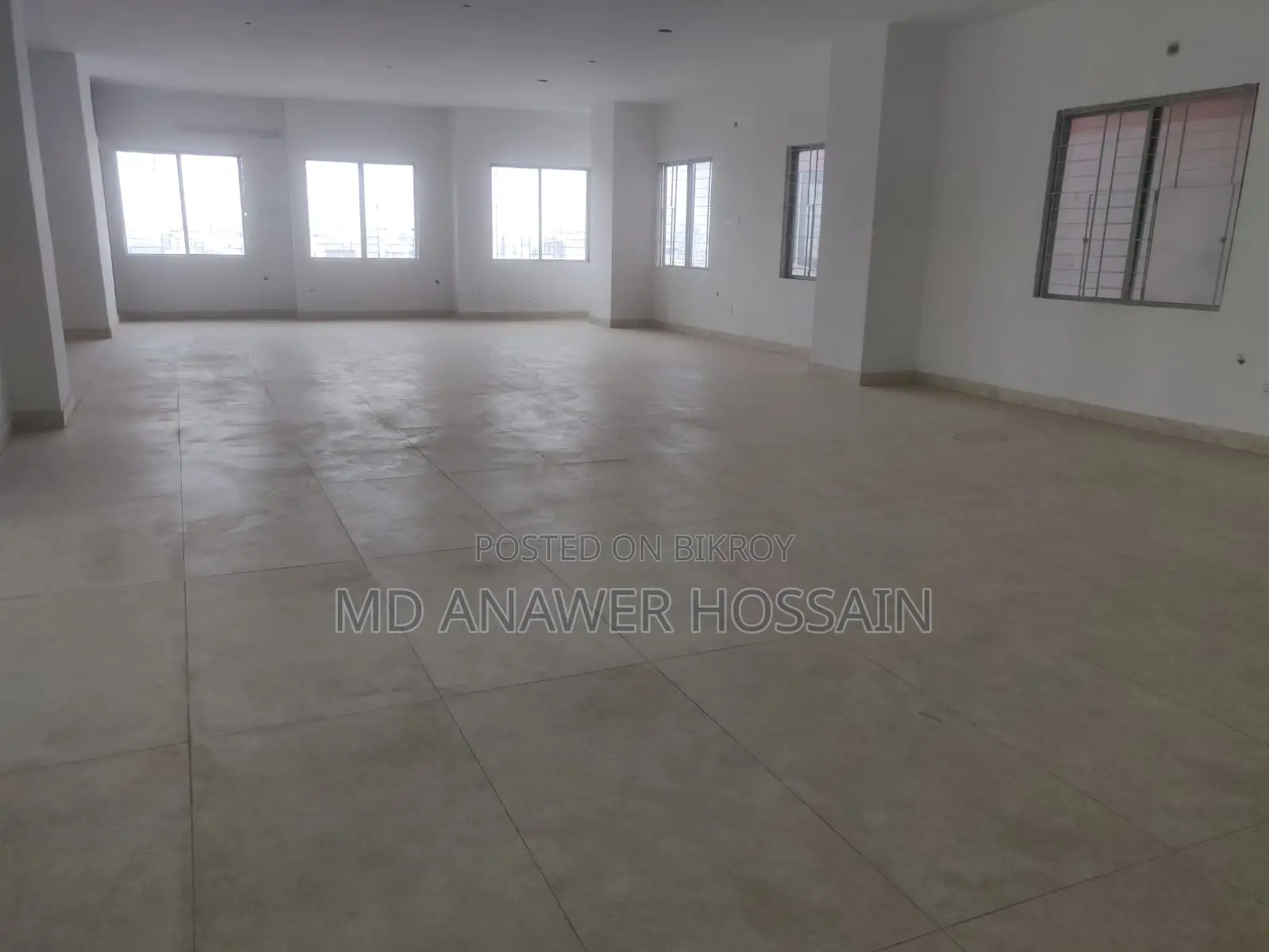 Commercial 2000 SFT Office Space Rent at Baridhara Progoti Sharawni