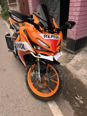 Honda CBR 2022 Orange