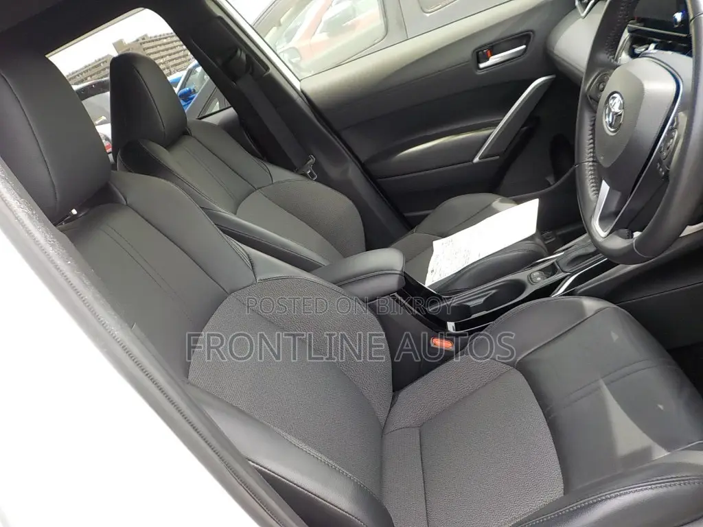 New Toyota Corolla Cross 2024 Pearl