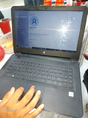 Laptop HP 14-dq1088wm 6GB Intel Core i3 eMMC 256GB